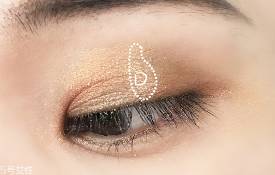 粉棕色眼妝怎么畫(huà)？蜜桃?jiàn)y畫(huà)法