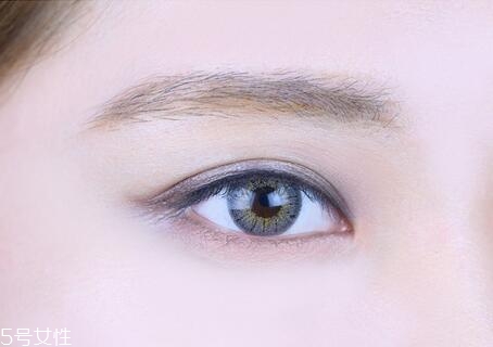 西柚色眼影怎么畫？教你畫高冷女神妝容