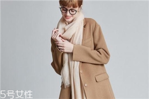 大衣上有膠印怎么去除？這樣做膠漬統(tǒng)統(tǒng)都不見