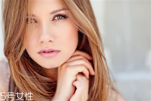 開眼角拆線后洗臉要注意什么？開眼角術(shù)后的保養(yǎng)