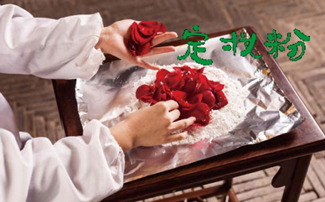 有必要用定妝噴霧嗎 用散粉后還需要用定妝噴霧嗎