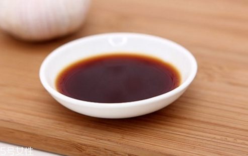 開(kāi)眼角后哪些食物要忌口？開(kāi)眼角后吃這些能促進(jìn)傷口修復(fù)