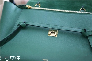 celine鯰魚包怎么打開？個大量輕難怪超模都愛它