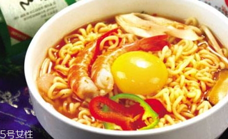 農(nóng)心辛拉面真的健康嗎？看看它非油炸的真面目