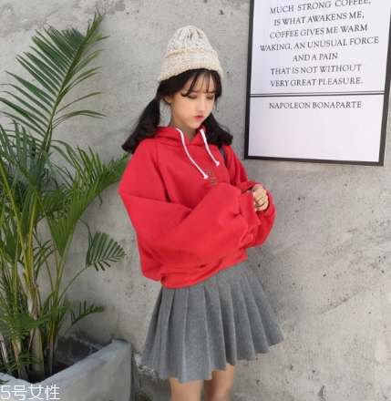 紅色衛(wèi)衣適合什么人穿？紅紅火火過新年