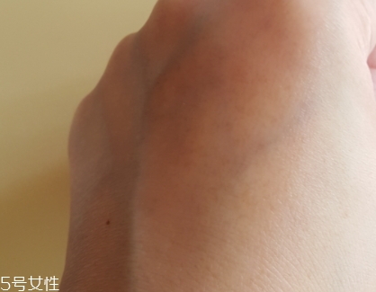 眼部凝膠什么時候用？更加推薦晚上用