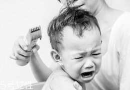 剪發(fā)能促進(jìn)頭發(fā)生長(zhǎng)嗎？毫無關(guān)系