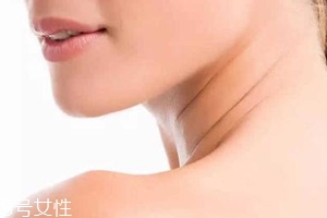 頸紋是怎么產生的？比面部肌膚更加脆弱