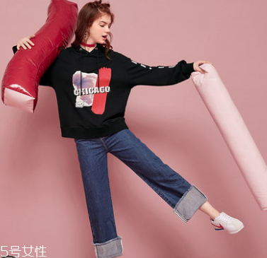 朋克風(fēng)女生穿衣 朋克和冬日更搭！