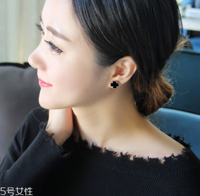 朋克風(fēng)女生穿衣 朋克和冬日更搭！