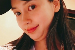雙下巴怎么減最有效？日常習慣要注意