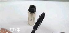 迪奧睫毛膏怎么樣？刷完睫毛膏再夾一次睫毛更卷翹