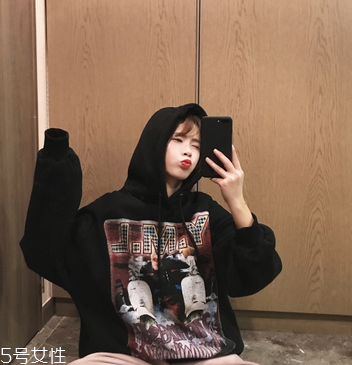 衛(wèi)衣怎么穿顯腿長？教你穿出大長腿