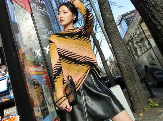 皮裙配什么上衣好看？教你做個(gè)硬糖女孩