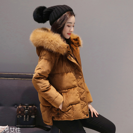 小個(gè)子女生適合什么款式棉服？打造冬日浪漫情緣