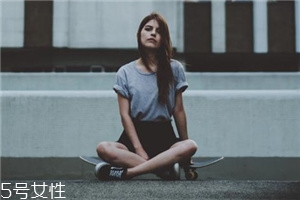 2018流行什么款式板鞋？超火的板鞋款式大盤點(diǎn)