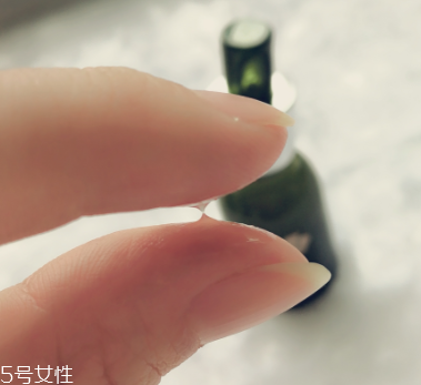 LA MER修護(hù)精華露孕媽能用嗎？適合產(chǎn)后去皺