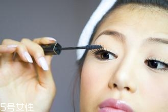 睫毛膏纖長(zhǎng)和濃密哪個(gè)好？適合自己最重要