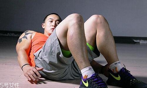 怎么預防卷腹時脖子疼 謹記兩個要領