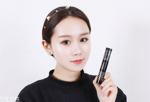睫毛膏能帶上飛機(jī)嗎？睫毛膏需要單獨(dú)卸妝