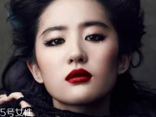 鵝蛋臉適合什么妝容？不適合濃妝