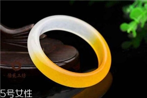 黃龍玉手鐲多少錢？這個(gè)種類的價(jià)值最貴