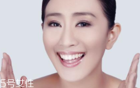 美白精華可以常年使用嗎？春秋用最好
