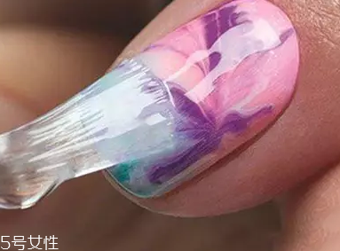 漸變指甲怎么配色？溫暖配色教程