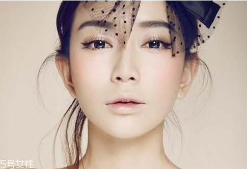 唇紋怎么去除？淡化唇紋的唇膏推薦