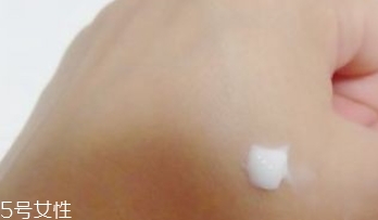 紀(jì)梵希水漾活妍面霜好用嗎？冰淇淋質(zhì)地的面霜評測