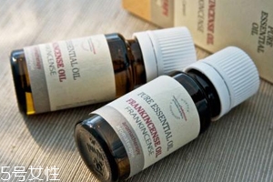 精油和植物油是一回事嗎？精油不是油脂