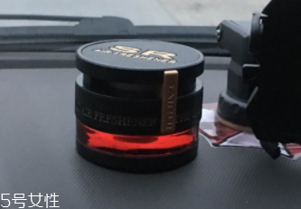 女士香水什么味道好？這6款香水親切又高級
