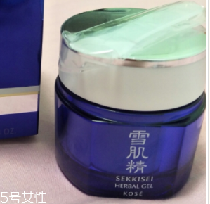 精華液用量越多越好嗎？10款精華提升美肌度