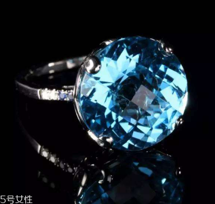 托帕石價(jià)格多少錢一克？明星最愛的托帕石