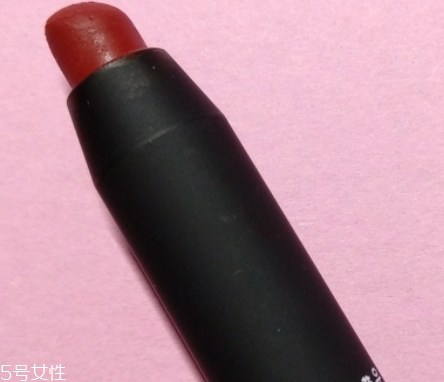 唇釉和染唇液的區(qū)別 你更看好哪個？