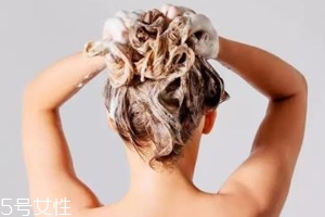 油性發(fā)質(zhì)要每天洗頭嗎？秋冬完全不需要