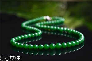 翡翠冰種和糯種哪個(gè)好？原來(lái)有這么大的區(qū)別