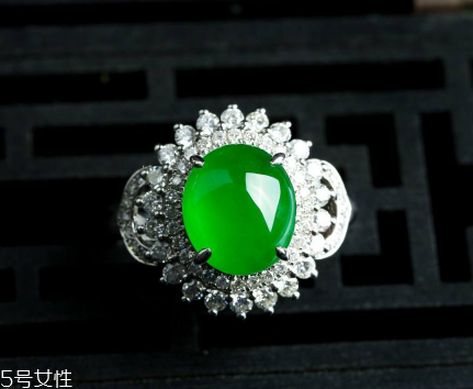 翡翠冰種和糯種哪個(gè)好？原來(lái)有這么大的區(qū)別