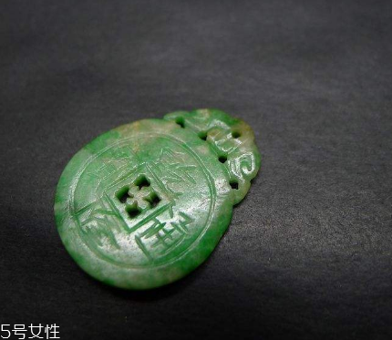 翡翠冰種和糯種哪個(gè)好？原來(lái)有這么大的區(qū)別