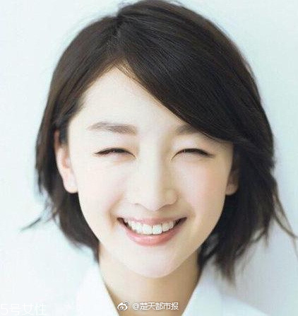 短發(fā)發(fā)尾外翻的發(fā)型怎么弄？誰弄誰美