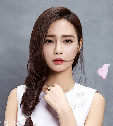 短發(fā)怎么做新娘造型？編發(fā)好看又簡單
