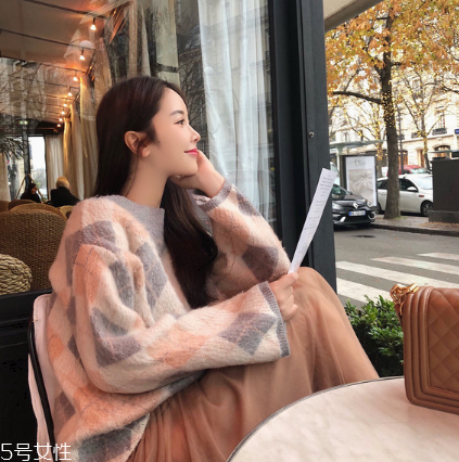 毛衣掉色嚴(yán)重還能穿嗎？小心患上皮膚病