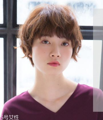發(fā)量多女生適合什么發(fā)型？形象百變的你