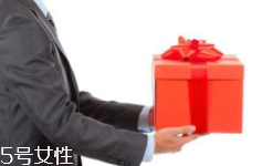 給領(lǐng)導(dǎo)送禮怎么說(shuō)合適？真誠(chéng)并且要注意分寸