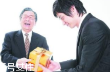 給領(lǐng)導(dǎo)送禮怎么說(shuō)合適？真誠(chéng)并且要注意分寸
