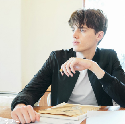 男士夾克什么款式好看？寒冬也能溫暖玩腔調(diào)