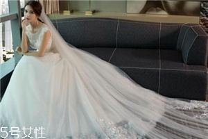 中式秀禾服和西式婚紗哪個(gè)好看？打造完美新娘