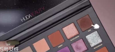 huda beauty沙漠盤怎么畫？油管大神一步步示范