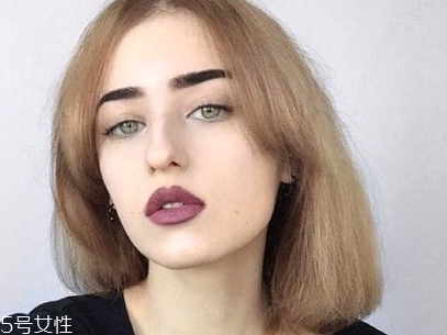 短頭發(fā)染什么顏色好看洋氣顯白？短發(fā)這樣弄好看又大方
