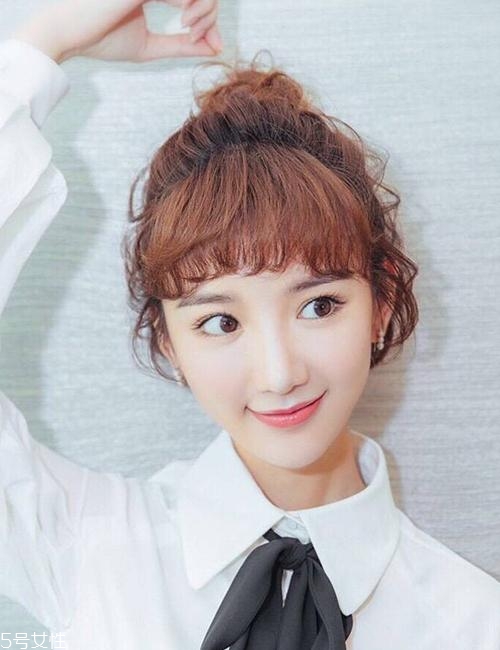 外翹短發(fā)適合什么臉型？再燙內扣你就out了